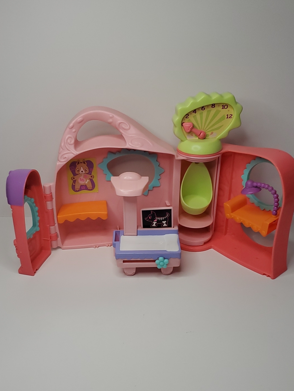Littlest Pet Shop 2005 Get Better Center